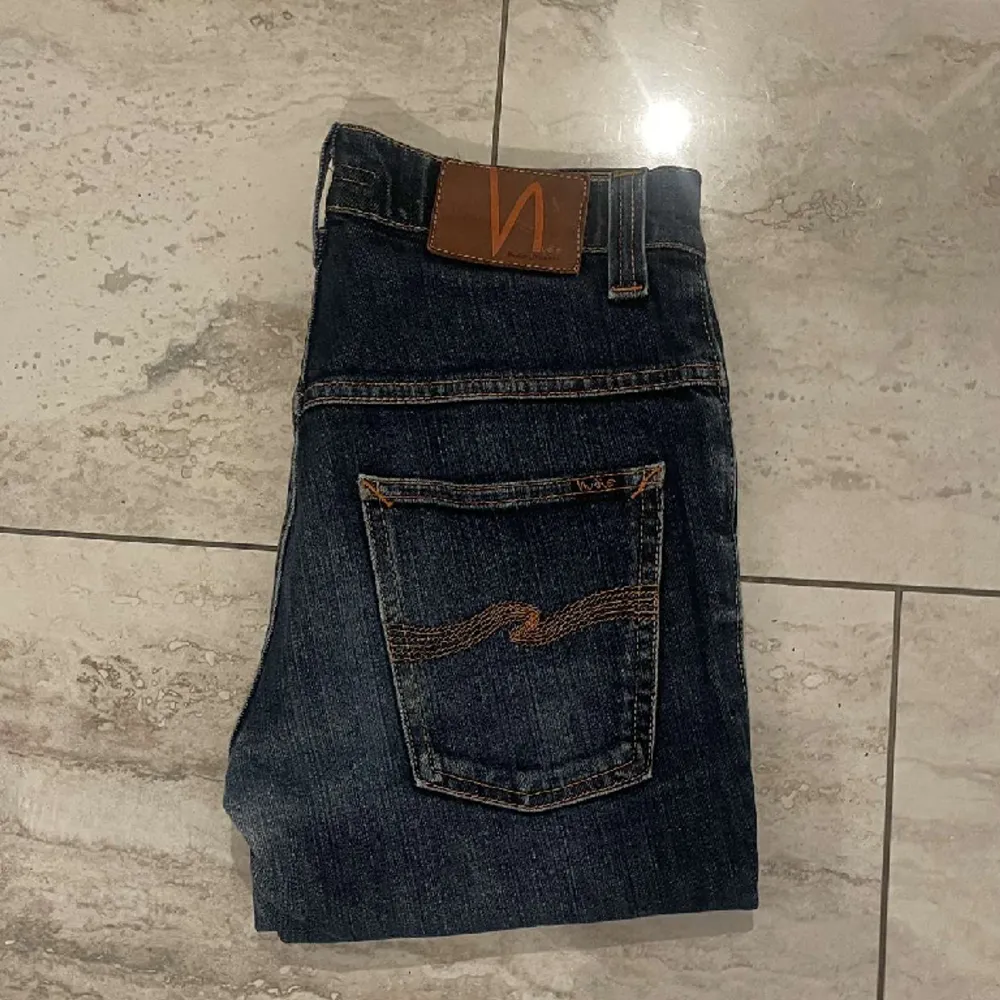 Ett par schyssta Nudie jeans för riktigt skönt pris! Storlek 30/34, Skick 9/10, pris går självklart att diskuteras!. Jeans & Byxor.