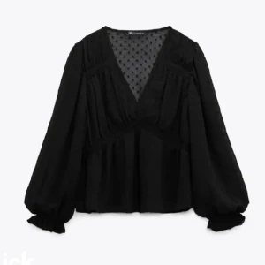 Zara blus - Svart blus från zara med swiss dot! Så fin