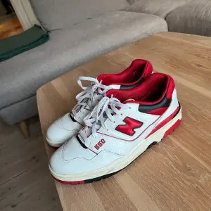 New balance 550 i 8/10 skick! För fler frågor eller bilder skriv i DM! 