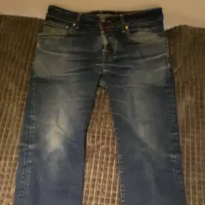 Hej Säljer Jacob cohen jeans nypris är 5000 i helt nytt skick, skriv för mer bilder 