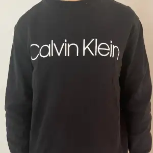 Svart sweatshirt Calvin Klein