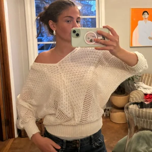 festligare topp - En fin stickad tröja med coolt stickat mönster. Använd 1 gång 