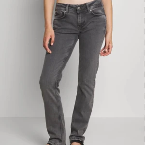 Pepe jeans grå  - Grå Pepe jeans ”saturn”  W27 L32💕 Använd gärna köp nu 💕