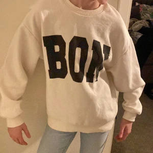 Hm tjock tröja  - Bon tröja från hm. Använda relativt mycket. Inga fläckar hör av dig 💕✨