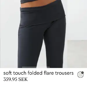 Säljer dessa yogapants från Gina då jag inte använder dom så mycket. Bra skick och är som nya.  💕 Kom privat för mer bilder!