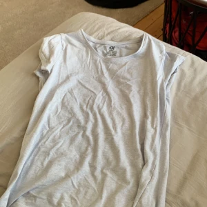 Skön tröja - As skön och snygg tränings t-shirt i ekologiskt bomull.