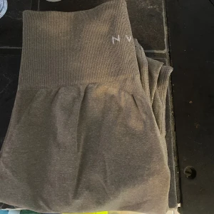 Nvgtn tights  - Säljer dessa tights från nvgtn då dom inte kommer till användning. passar storlek s, eventuellt xs och m💕