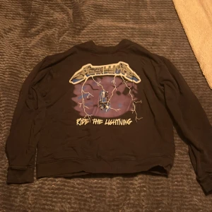 Metallica ”Ride The Lightning” tröja - Size L  Sitter som en M  