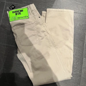 Montén jeans - Aldrig använda, lappen kvar