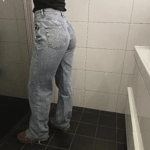Jeans - Snygga vida jeans från okänt märke. Storlek M💗