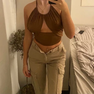 Topp - Topp från ZAFUL, aldrig använd men jätte fin topp och kan knytas på flera olika sett, vintage och finns inte kvar att köpa på hemsidan längre🌺