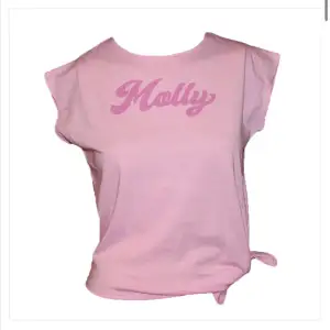 En dollystyle pyjamaströja rosa (Molly). Oanvänd och oöppnad. Storlek M. Nypris 199.  Kan säljas i paketpris med pyjamasbyxorna av samma märke.