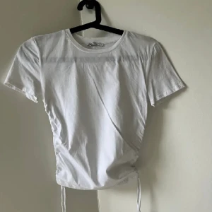 Topp - Helt ny topp i storlek xs, går att göra kortare vid sidorna. Skriv privat vid intresse💓🫶🏽