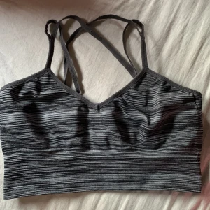 Soprttop  - Lite använd köpte föra året 