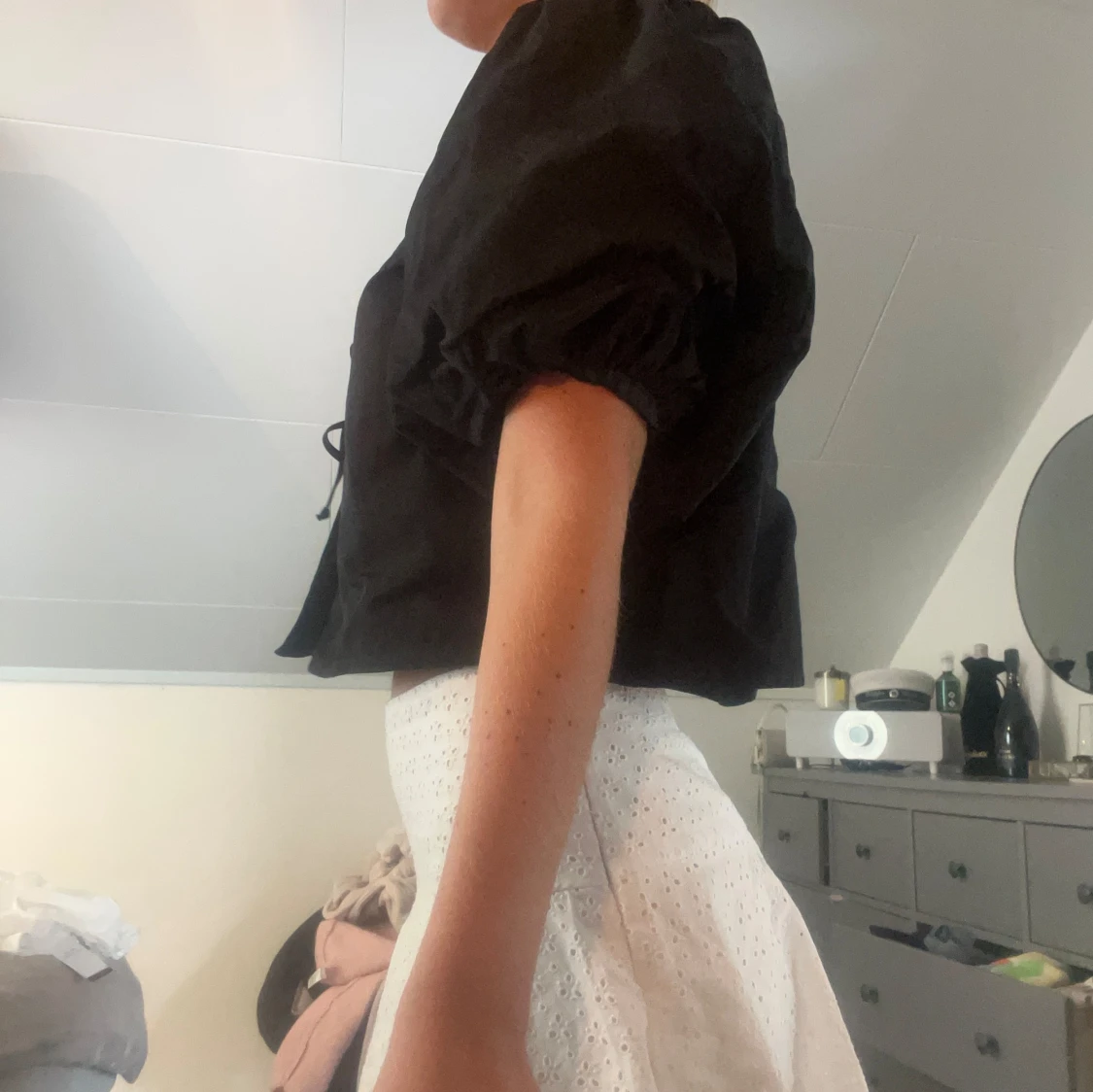 Knytblus med korta puffärmar - 91