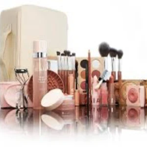 SÖKER CAIA SMINK - Hej, jag söker massor av Caia smink, helst bra skick och inte så dyrt  Söker allt möjligt  Behöver en ny concealer och sånt  