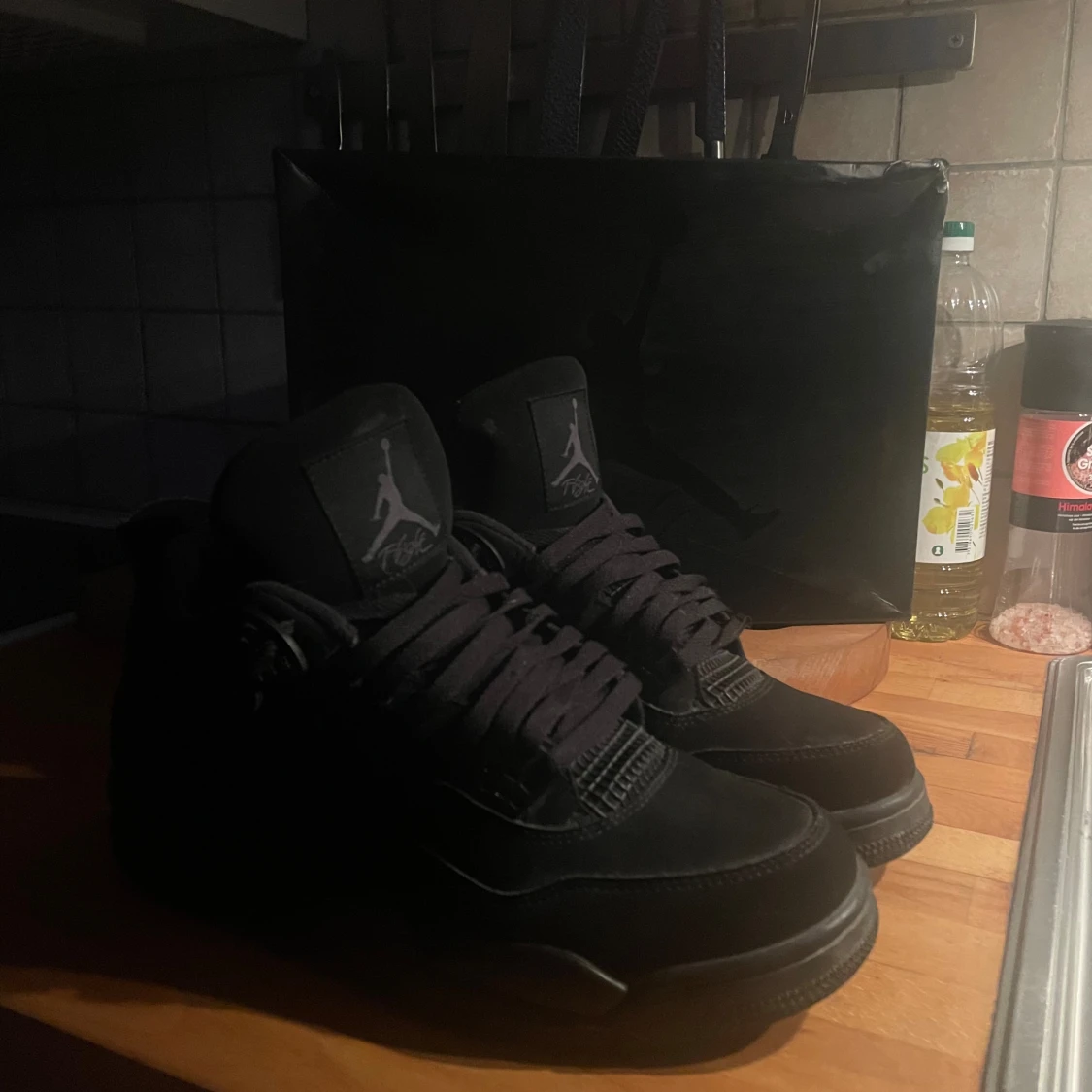 Jordan 4 black cats