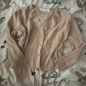 Cardigan kofta i bomull - Köpt i Japan och är i nyskick, säljer endast för att jag har för många liknande koftor 