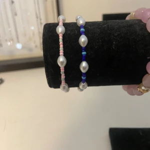 Armband  - Jätte fina och gulliga armband 40kr för båda eller 25kr styck 