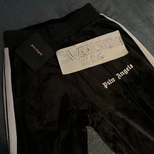 Palm Angels byxor - Helt nya! Sitter som storlek S riktigt fin kvalitet! Finns i Göteborg!