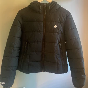 Superdry Jacka  - Bra skick. Storlek S💞 Använd fåtal gånger!
