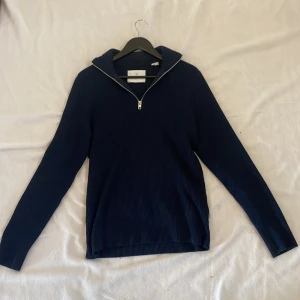 Half zip  - Half zip tröja  Färg marin blå  Storlek s 