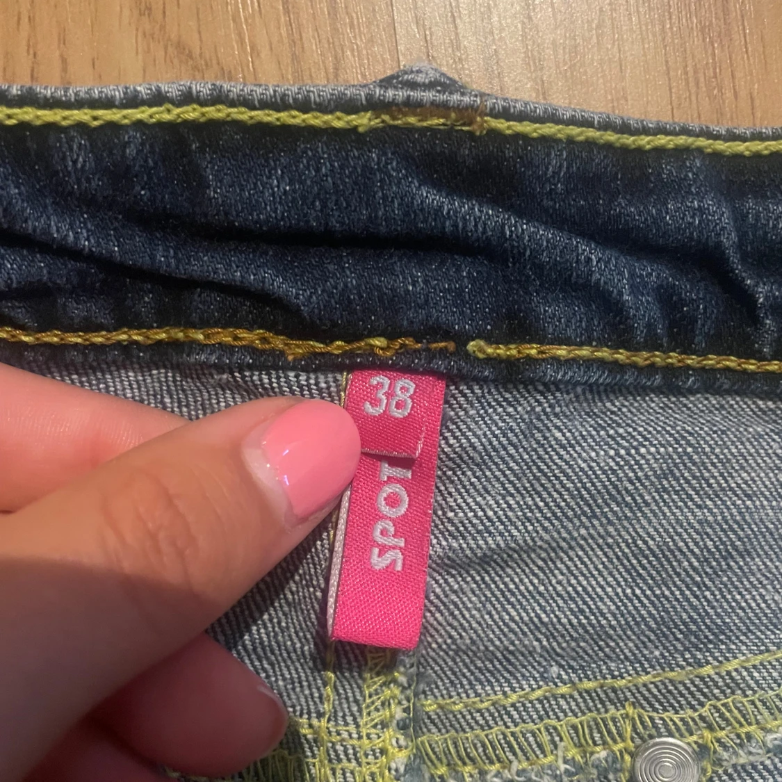 Lågmidjad jeanskjol  - 91