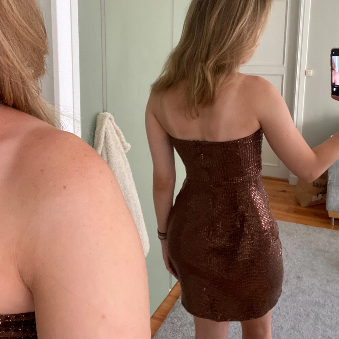 Mini klänning med paljetter - Pull & Bear - 90