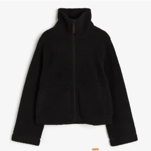 Fluffig hm jacka - Trendig fluffig jacka /fleece från hm 