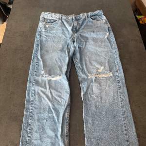 Fina mid waist jeans från zara, använd få gånger 