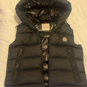 Monckler väst - Använder den inte kan även tänka mig byta mot något 