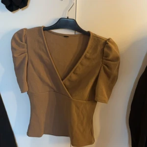 Fin topp - Super fin topp, vet ej märke då det är bortklippt 