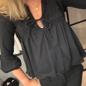 Off Molly blus  - Off Molly blus i fint skick 🥰