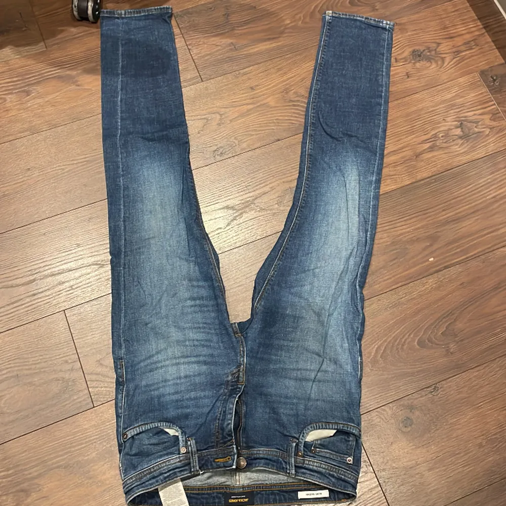 Jack & Jones jeans i storlek W32 L32 i en bra skick. Inga defekter.. Jeans & Byxor.