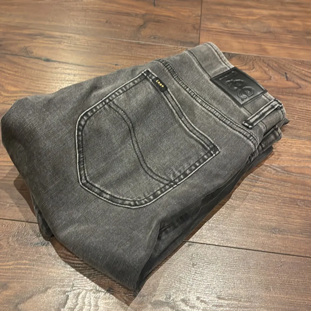 Lee jeans i fint skick, inga defekter. Storlek W33 L32. Jeans & Byxor.