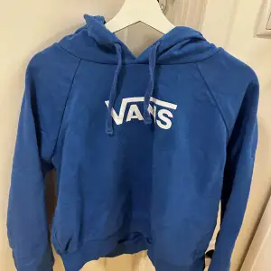 Vans hoodie i storlek M, 170kr🩷