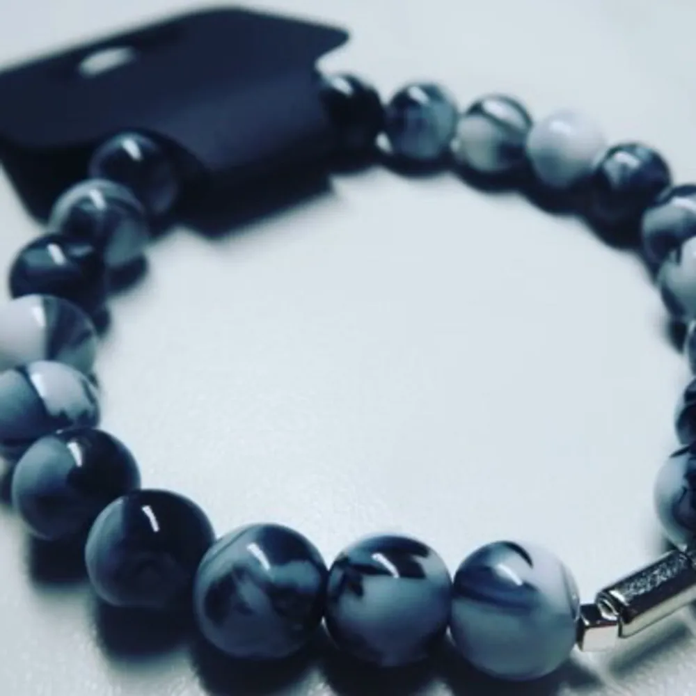 • Grey Marbell •  • • #manfashion #manjewelry #bracelet4him #braceletforhim  •  💲79 :-  📦 18 :- , fri frakt för beställningar över 200 :-. Accessoarer.