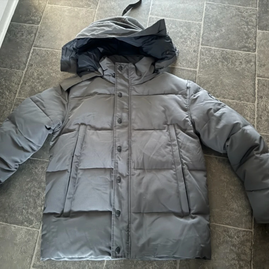 Canada Goose  - 90