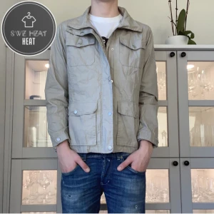 Field jacka - Tja, säljer nu denna sjukt feta field jackan i stl M! Hör av dig vid frågor eller funderingar eller för fler bilder!