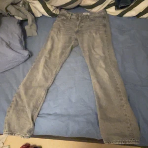 Jack n Jones jeans(28 32 - Jack n Jones jeans! Som nya inget fel på dem. Nypris:700 kr
