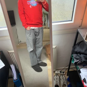 Axel aritgato hoodie - Sample av Axel Arigato, alltså en hoodie som aldrig såldes. Storlek M men passar också S beroende på önskad passform.