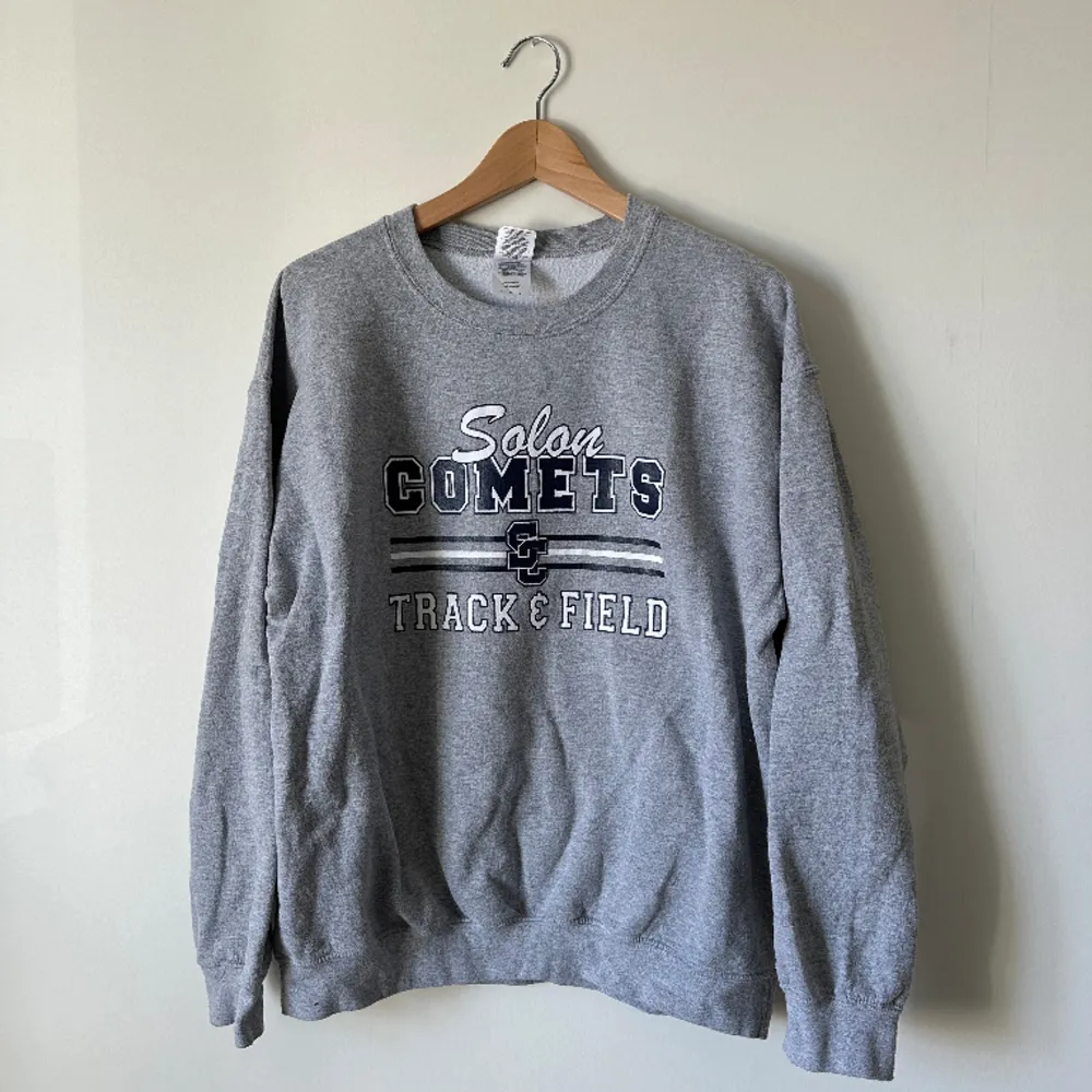 Cool oversized vintage sweatshirt köpt i USA 💕. Hoodies.