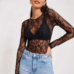 spetstopp - Superfin spetstopp ifrån nelly i str xs som är helt oanvänd. Säljer endast då returtiden gått ut. Slutsåld på hemsidan, nypris 299🥰