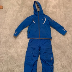 Peak Performance skidställ - Blått Peak Performance skidställ i bra skick