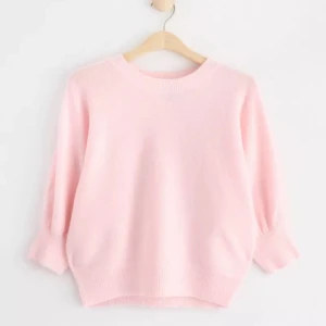 Stickad T-shirt  - Så så fin stickad tshirt från Lindex💗I storlek M men passar mig som brukar ha xs-s super! Den är precis som ny och har inga slitningar alls💕💕 Första bilden visar färgen bäst.