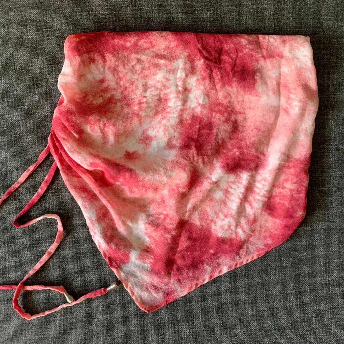 Axelbandslös crop top