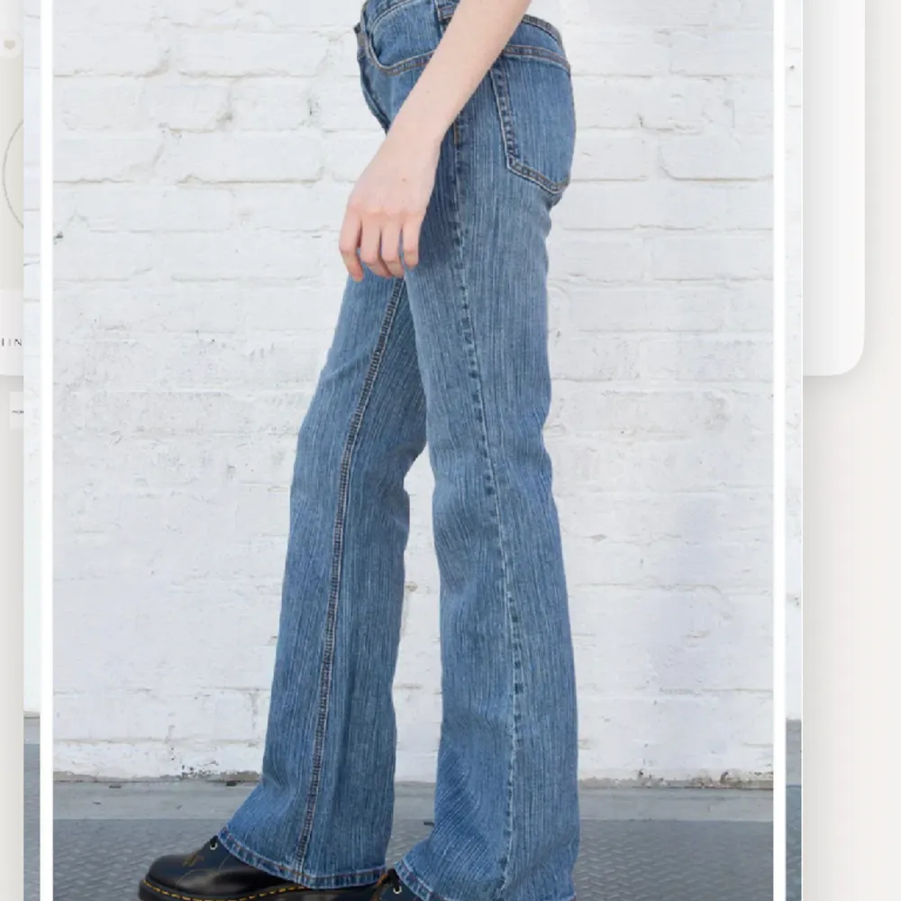 Jeans från brandy Melville i modellen 90’s brielle. Passar inte längre så är i nyskick🌸. Jeans & Byxor.