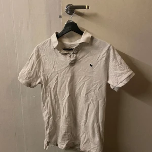 L.O.G.G piké  - L.O.G.G piké. En väldigt bekväm och stilig Pikétröja. Hör av er om ni vill ha fler bilder eller om ni har någon fråga. Pris kan diskuteras. 😁