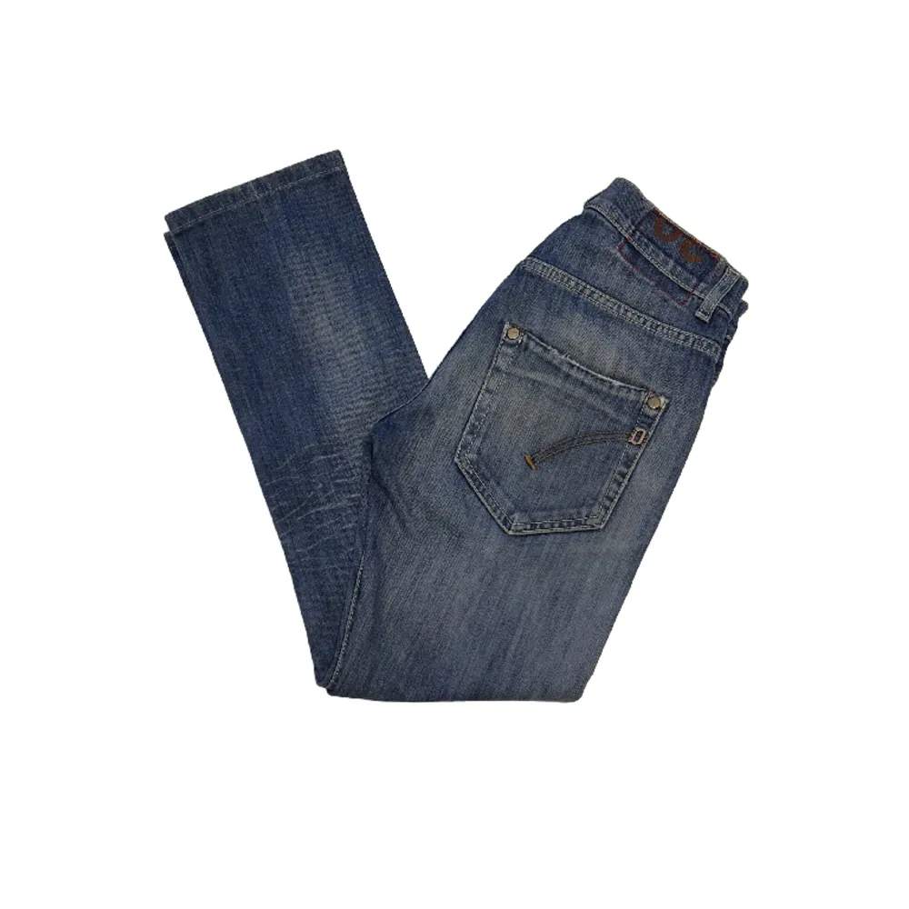 Dondup Jiinzz | Strolek 30 | Made in Italy  Nypris runt 5000kr | Modell: George  Hör av dig vid frågor eller funderingar 🌟 Mvh Ankaret 🥂. Jeans & Byxor.