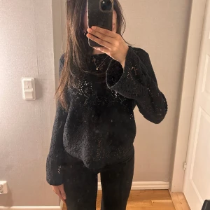 tröja från zara - Söt tröja från zara! Använd fåtal gånger, jättefint skick 🤩🤩